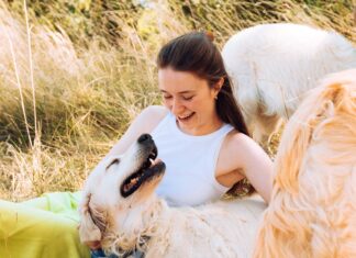 Sigrid backstage at Standon Calling: “If I could live on a tour bus – I would!” Sigird