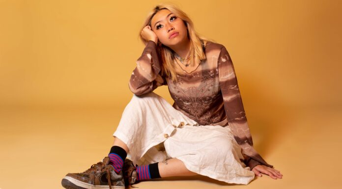 Beabadoobee – ‘Fake It Flowers’ review: a special coming-of-age album Beabadoobee Fake It Flowers review