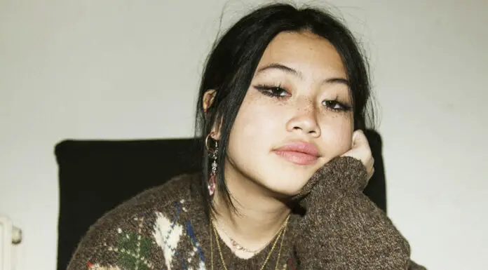 What even is Bedroom Pop, and why is now the time to care? Beabadoobee