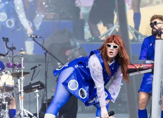 Glastonbury Festival 2025 live: Lorde starts the party and CMAT steals the show CMAT at Glastonbury 2025