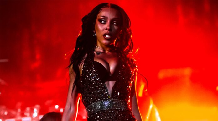 Doja Cat isn’t here for your criticisms of her ‘Scarlet’ artwork Doja Cat Coachella 2022