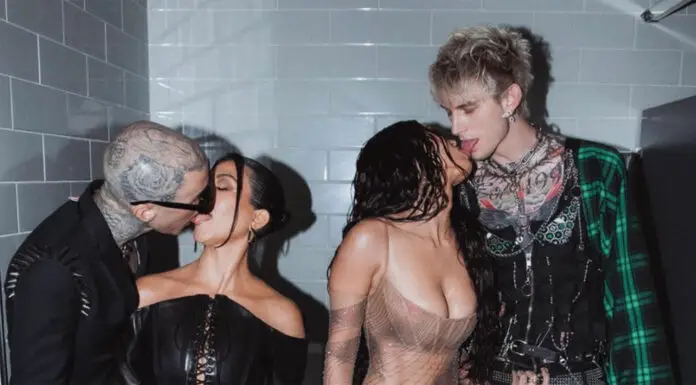 The alt-glam celebrity coupling is not a glitch in the simulation Kourtney Karashian Travis Barker kiss toilet