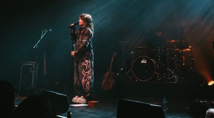 A Lola Young live show is an unpredictable rollercoaster – and that’s why fans love it Lola Young live in Bristol