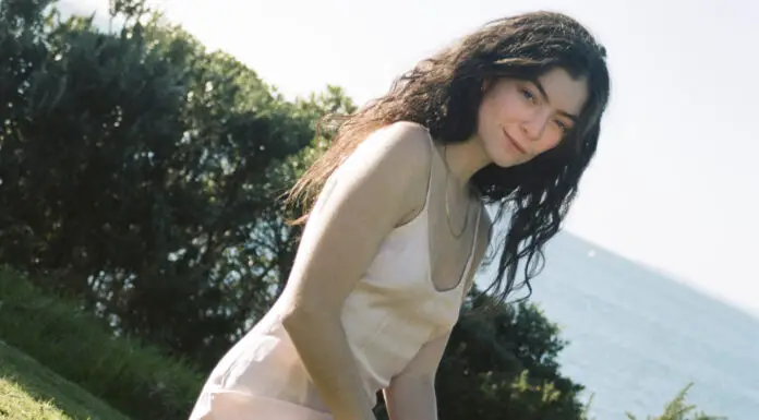 Lorde seems like the best day drinking partner Lorde