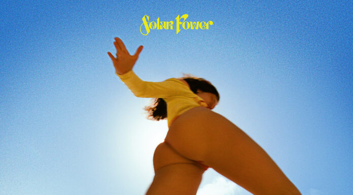 Fans react to Lorde’s sunny return Solar Power Lorde