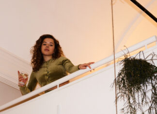 Nilüfer Yanya – ‘Feeling Lucky?’ EP review: the London songwriter lets the chips fall where they may Nilufer Yanya
