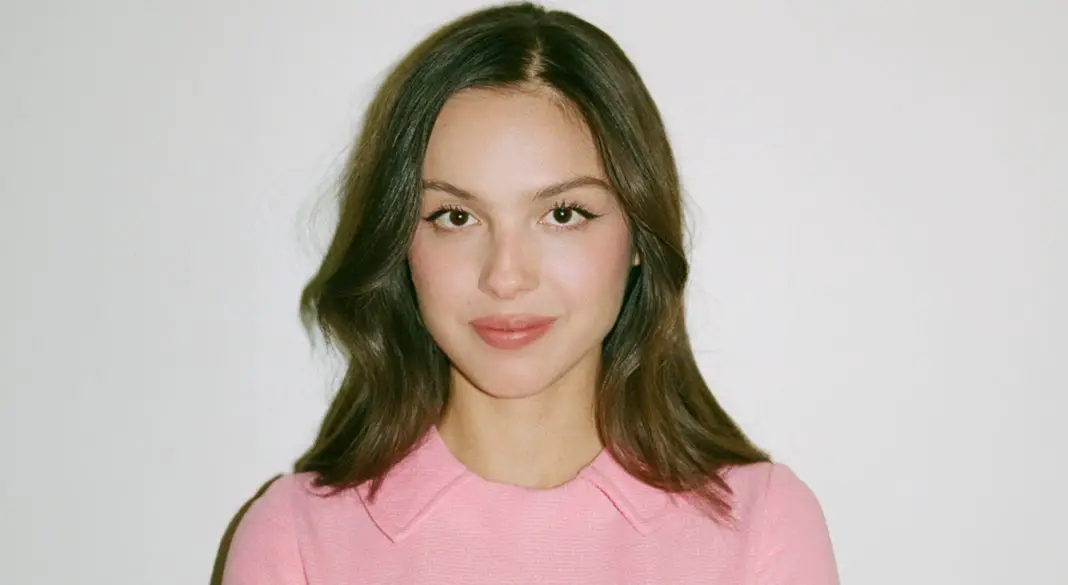 Olivia Rodrigo pink top 2026