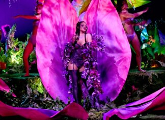 What perfume does Rihanna wear? Rihanna Savage x Fenty