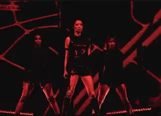 Did Rina Sawayama just dedicate ‘Shut The Fuck Up’ to Matty Healy? Rina Sawayama at Glastonbury 2023