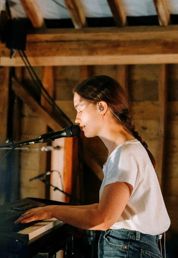 Sigrid at Barn on the Farm festival 2023