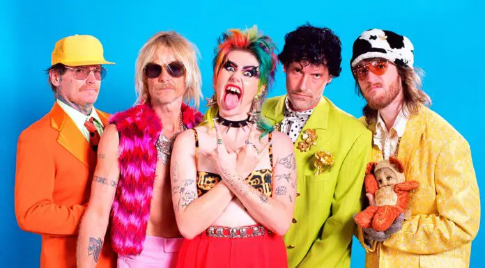 Surfbort: “Being a super freak is beautiful” Surfbort Interview