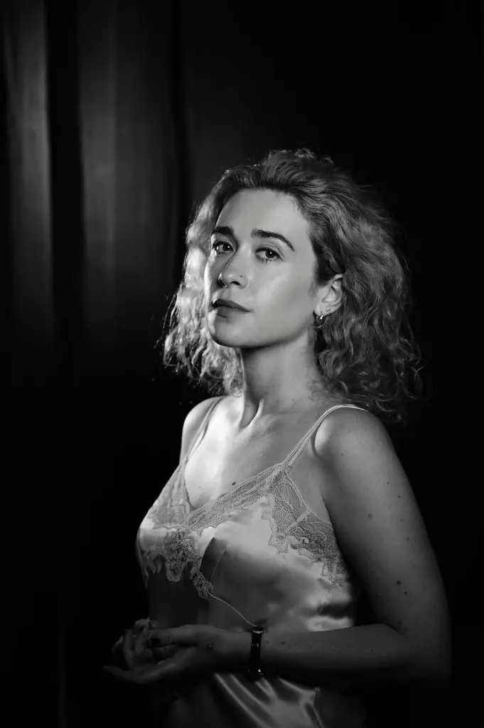Blondshell 2026 black and white
