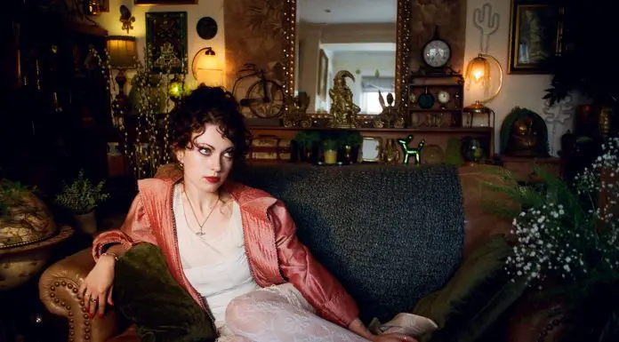 Violet Grohl brings 90s alt-rock back with bite Violet Grohl