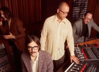 Weezer’s Rivers Cuomo: “It doesn’t matter how hard I try, I’m never going to be a mainstream artist” Weezer