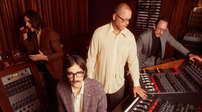 Weezer’s Rivers Cuomo: “It doesn’t matter how hard I try, I’m never going to be a mainstream artist” Weezer