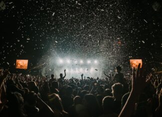 Liverpool’s COVID-19 pilot gig will be like the pandemic “never happened” Music festival crowd