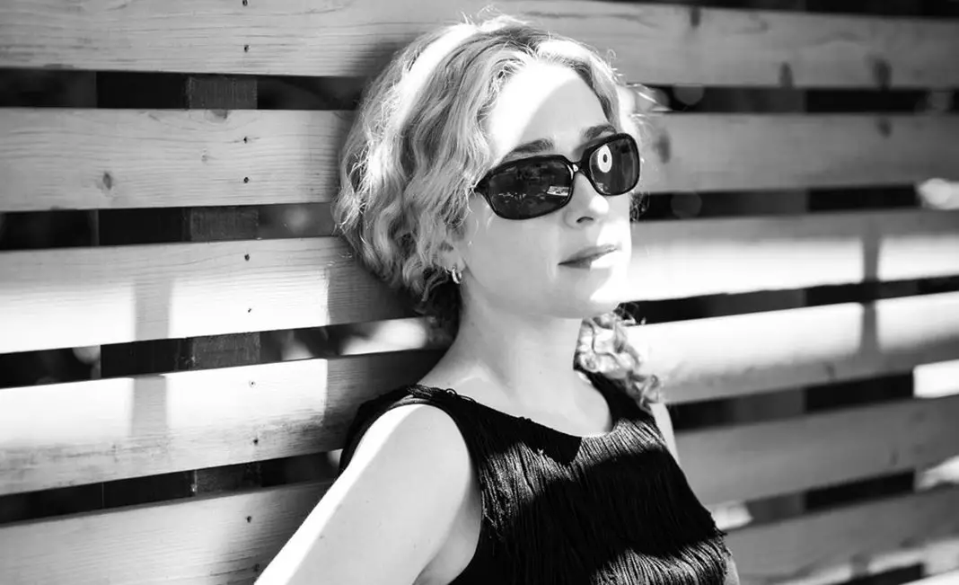 sabrina Blondshell 2026 black and white